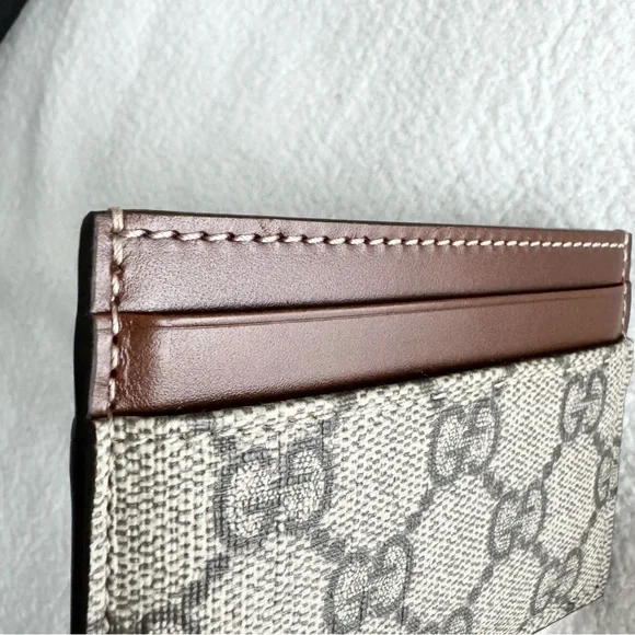 Gucci Beige GG Supreme Card Holder - Picture 10 of 12